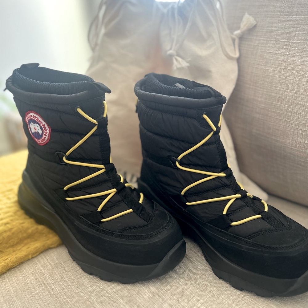 Canada Goose (size 9) Toronto Boots - Brand New